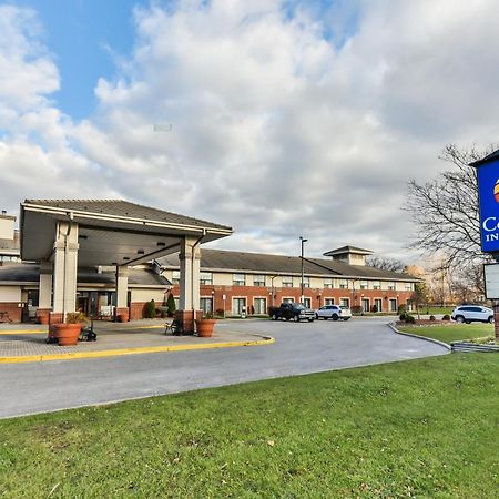 Comfort Inn & Suites Ambassador Bridge Windsor Exterior foto