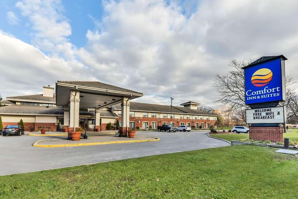 Comfort Inn & Suites Ambassador Bridge Windsor Exterior foto